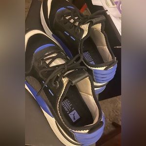 Puma sneakers youth size 6c = women’s 7.5